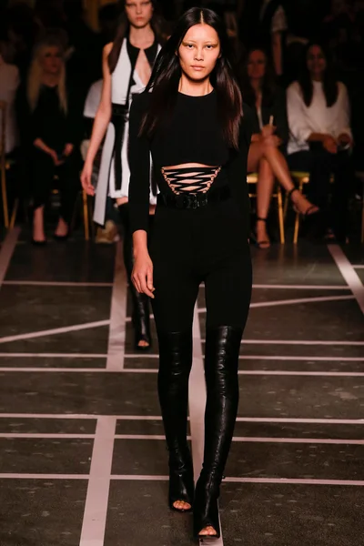 Look 28